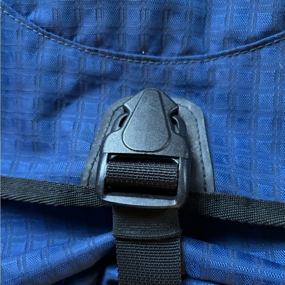 L.L. Bean Men’s Messenger Shoulder Computer Bag Navy Multiple Pockets Flap Close - Picture 6 of 7